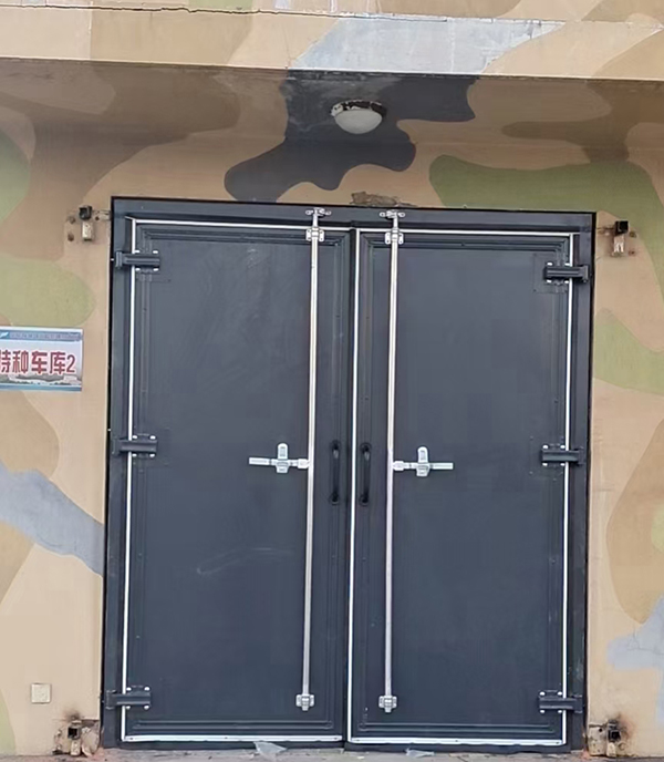 金昌工业平开门