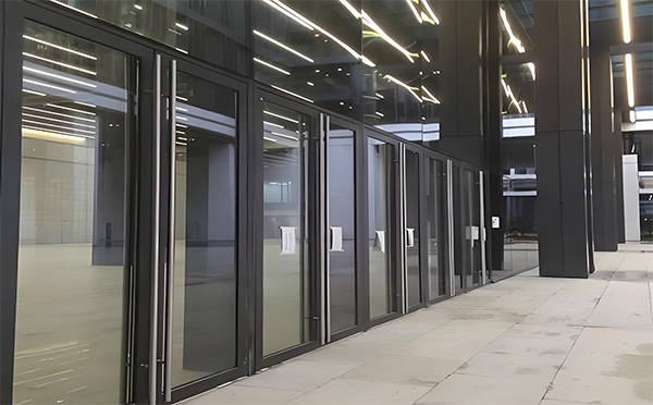 金昌玻璃地弹门 金昌玻璃地弹门