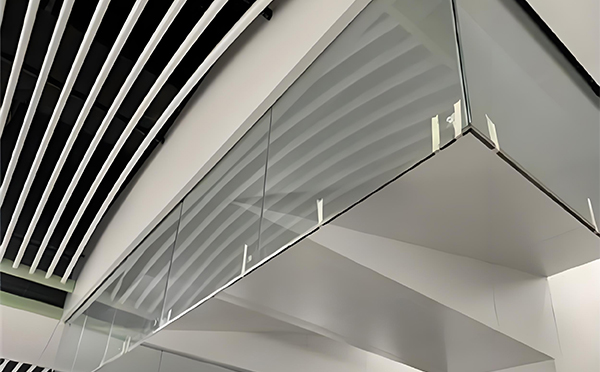 金昌玻璃挡烟垂壁