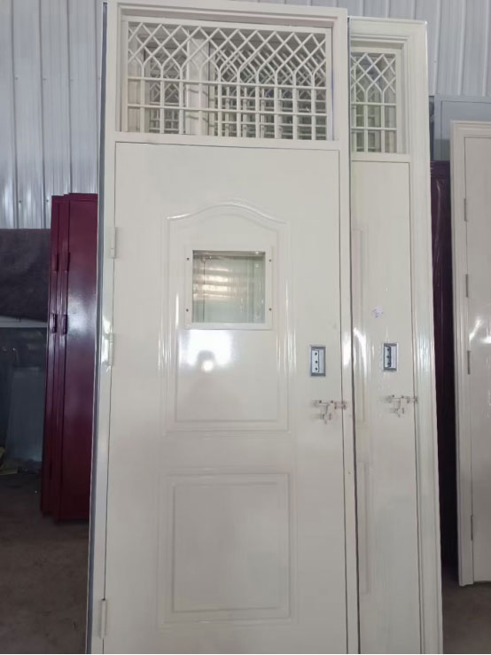 金昌学校教室门