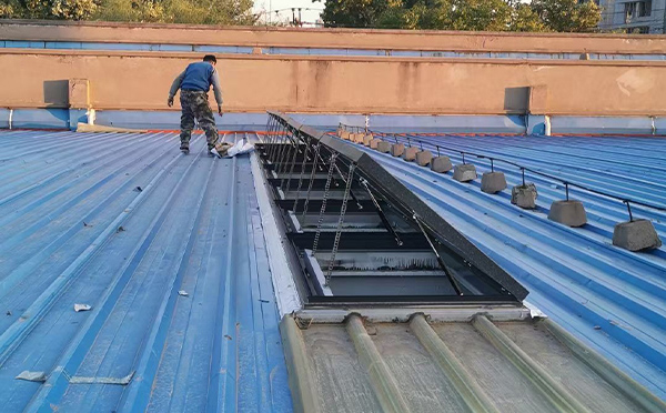 某区域性物流仓储中心金昌排烟窗系统安装项目