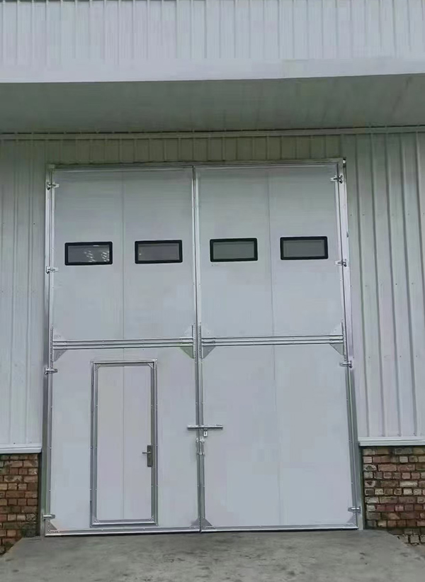 金昌工业门在设备装配车间出入口的实施记录