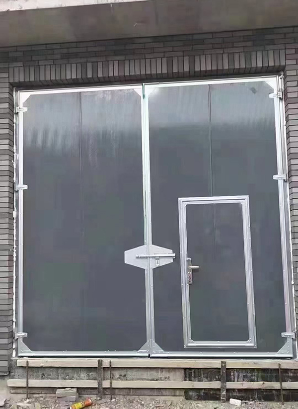 金昌工业平开门在大型设备制造车间的应用实例